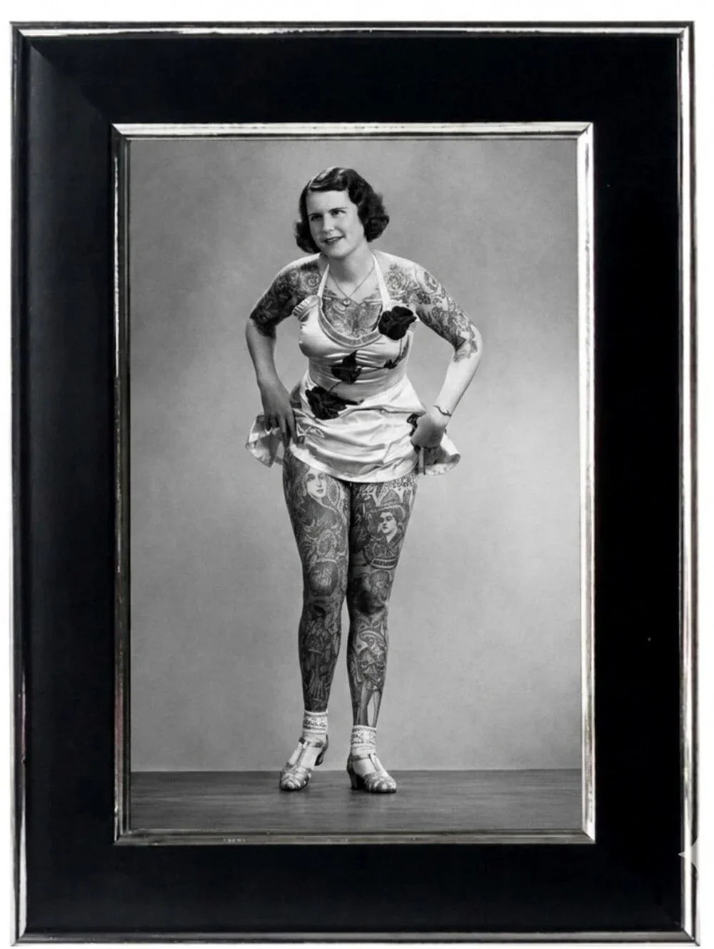 Vintage beautiful tattooed woman Female pin up in dress frame photo print Tatto